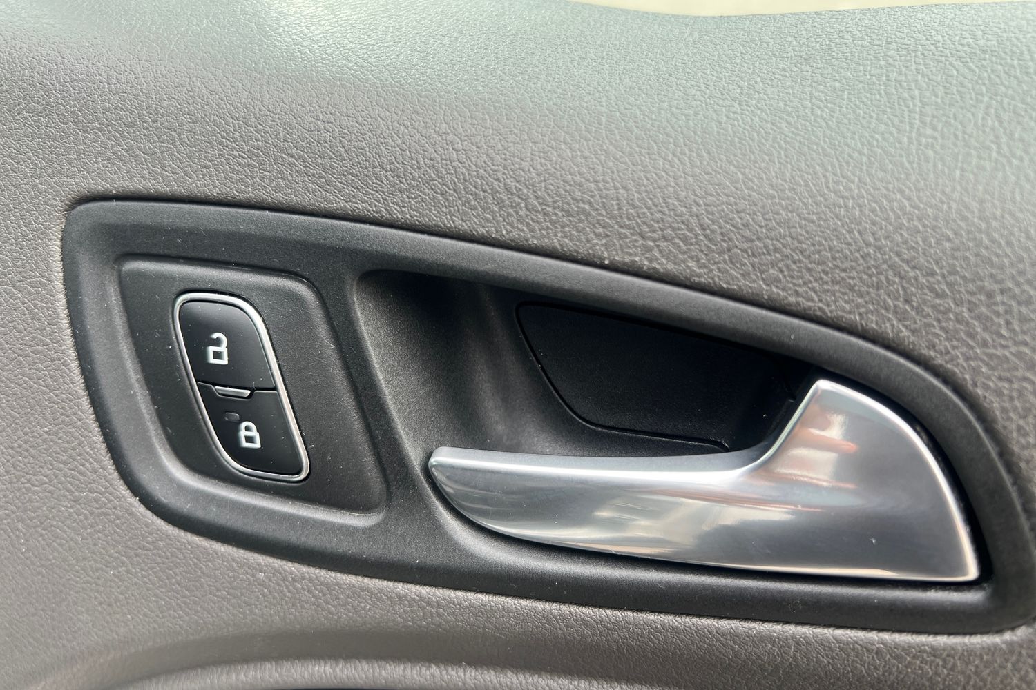 Ford TRANSIT CONNECT Photo 32