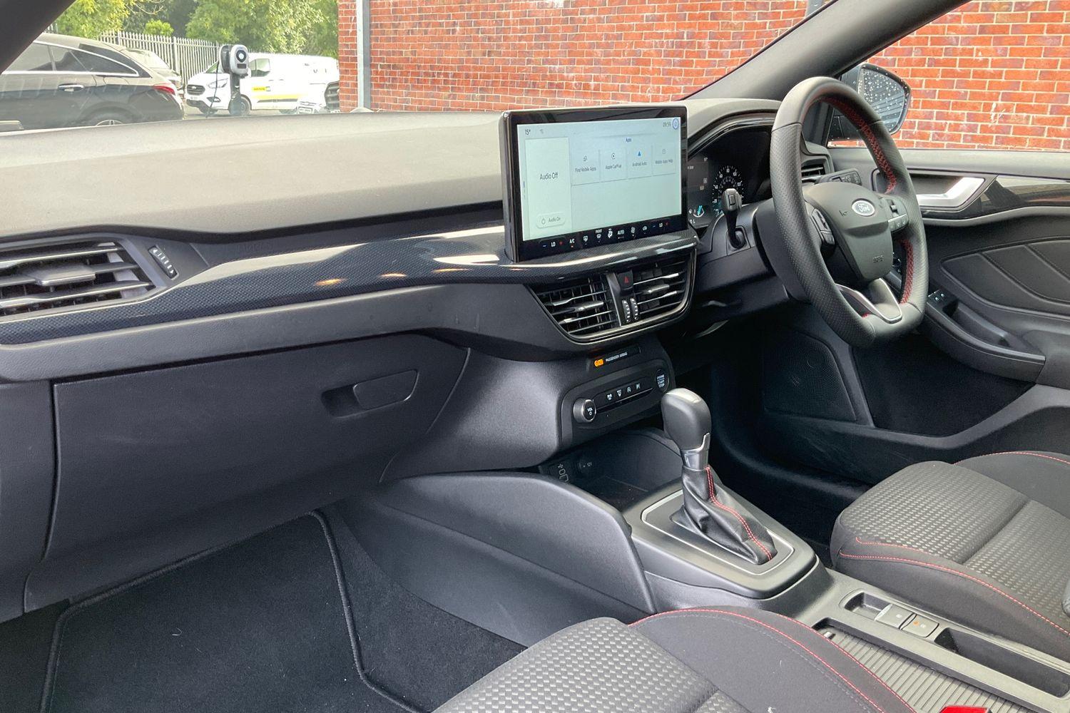 Ford Focus Photo 17