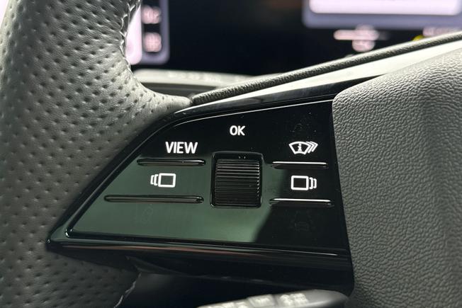 AUDI Q4 e-tron Photo 16