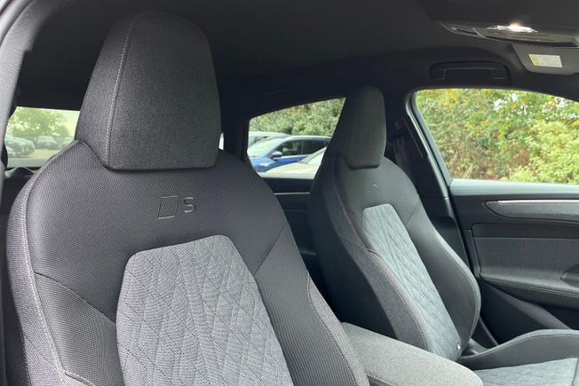 Audi A6 Saloon Photo 31