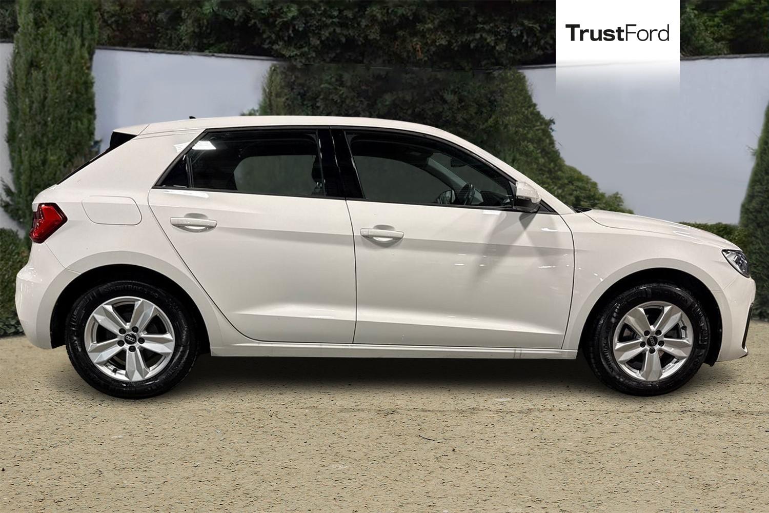 Audi A1 Photo 2