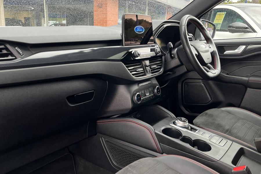 Ford Kuga Photo autoimg-fee659d5a79c088b905f76bcd04f2255502d6d7b.jpg