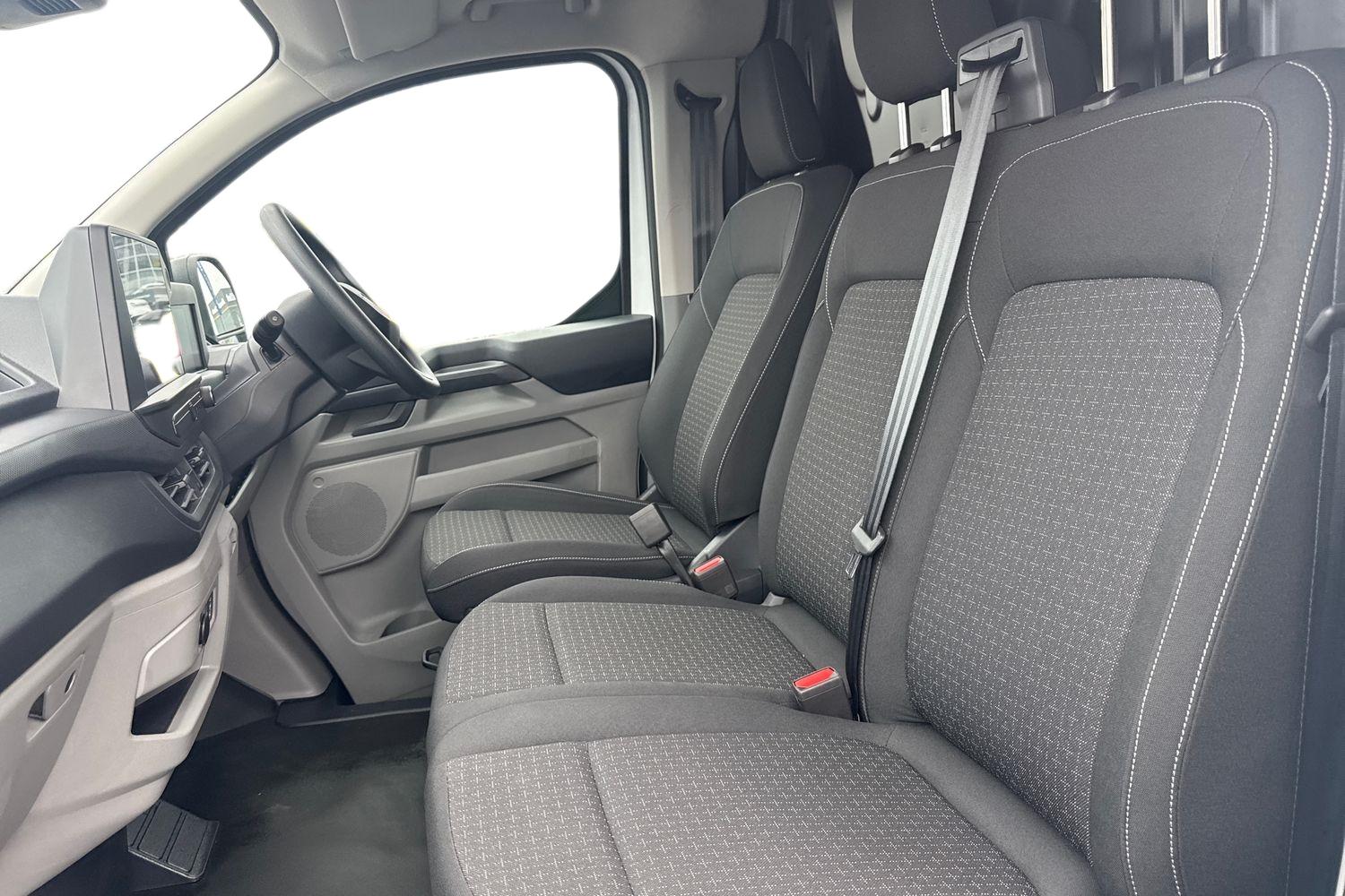 Ford E-TRANSIT CUSTOM Photo 9