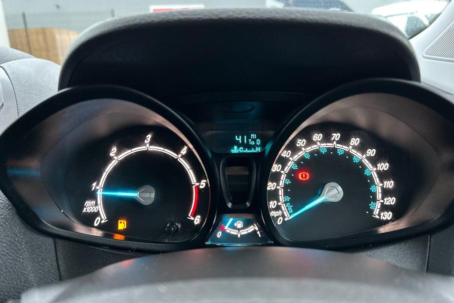 Used Ford TRANSIT COURIER 9