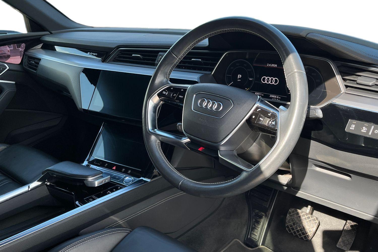 Audi e-tron Photo 8