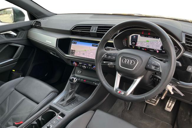AUDI Q3 Photo 6