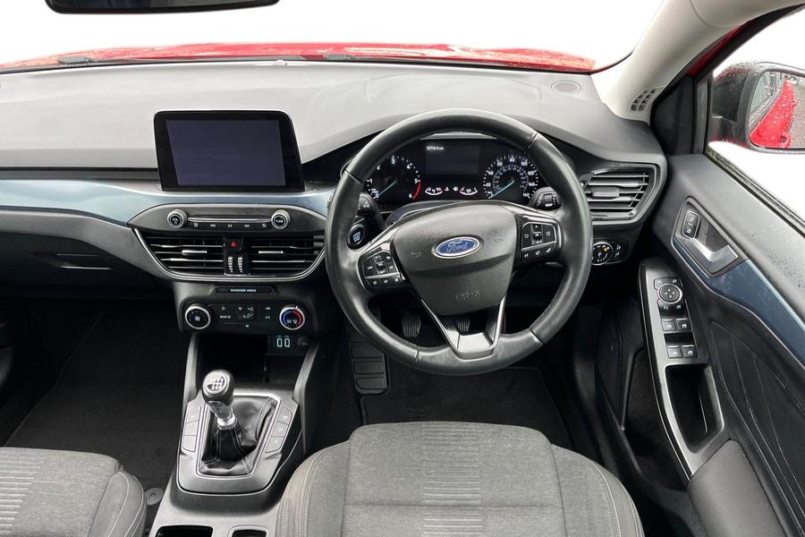 Ford FOCUS Photo autoimg-ff05afb0c24ade9a5fbb59366f54bf67739dcc98.jpg