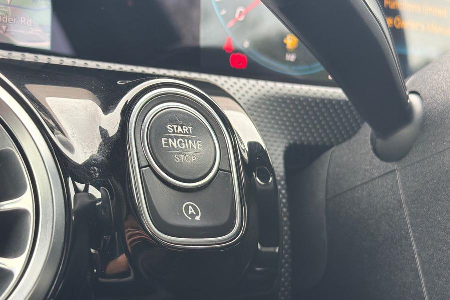 Mercedes-Benz A CLASS Photo autoimg-ff0cfb9da4c5c9ccf52a1d6ab475b247d2ad3267.jpg