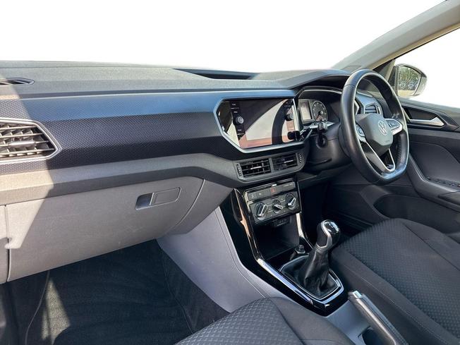 VOLKSWAGEN T-Cross Photo 2