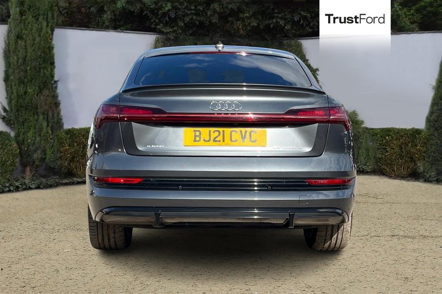 Audi e-tron Photo autoimg-ff168d5b70bc7189b58a84c3cfb79f7eae339419.jpg