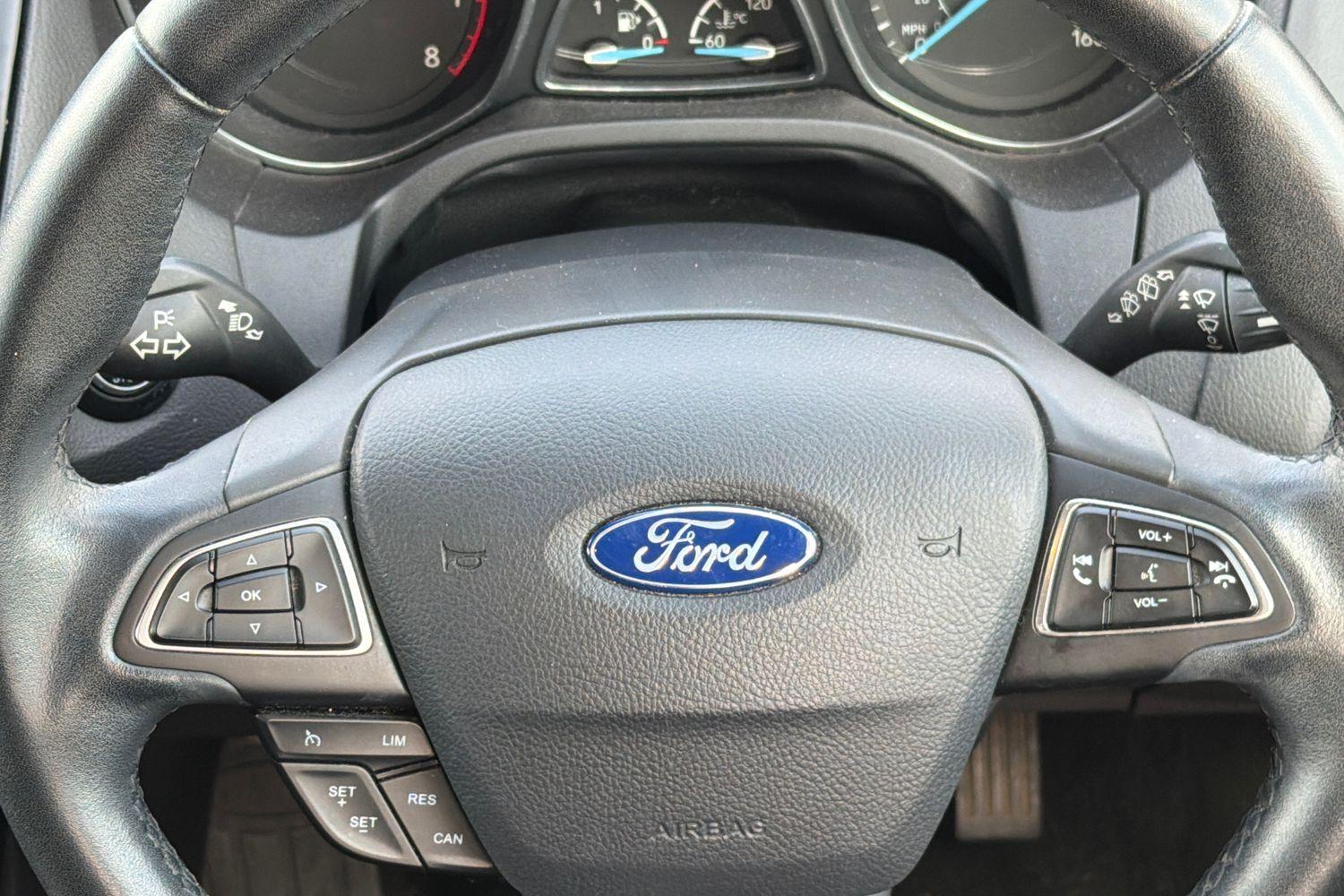 Ford FOCUS Photo 11