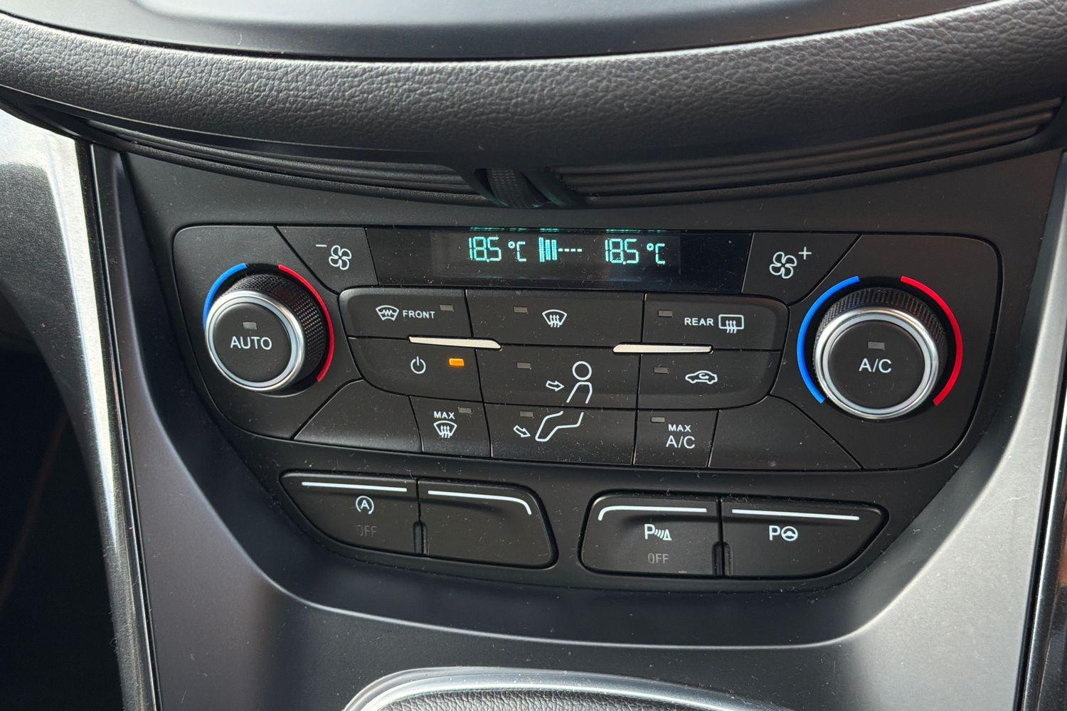Ford KUGA Photo 30