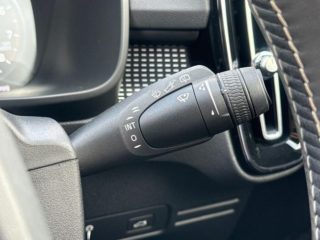 VOLVO Xc40 Photo 35