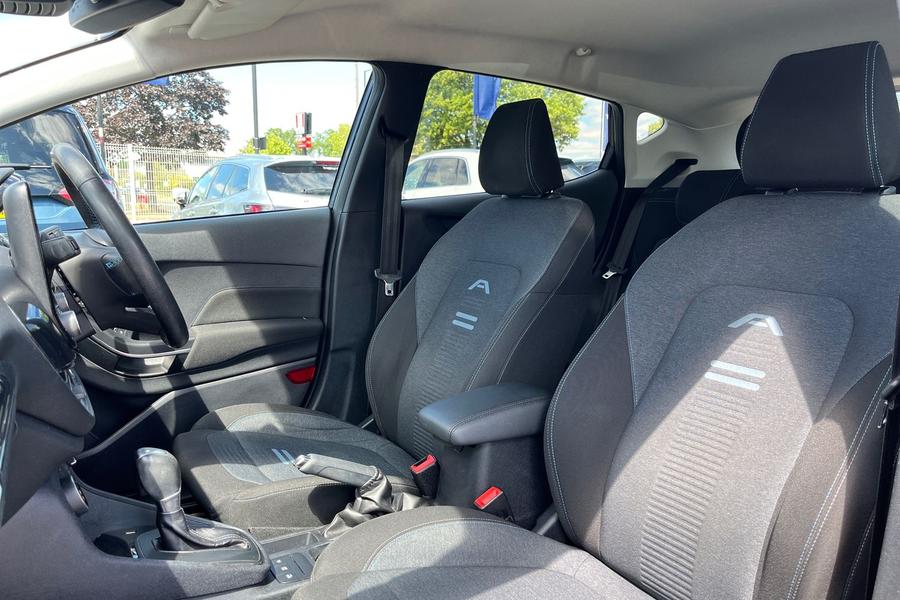 Ford FIESTA Photo autoimg-ff2726720410c9214f581640161175ffcd95b85d.jpg