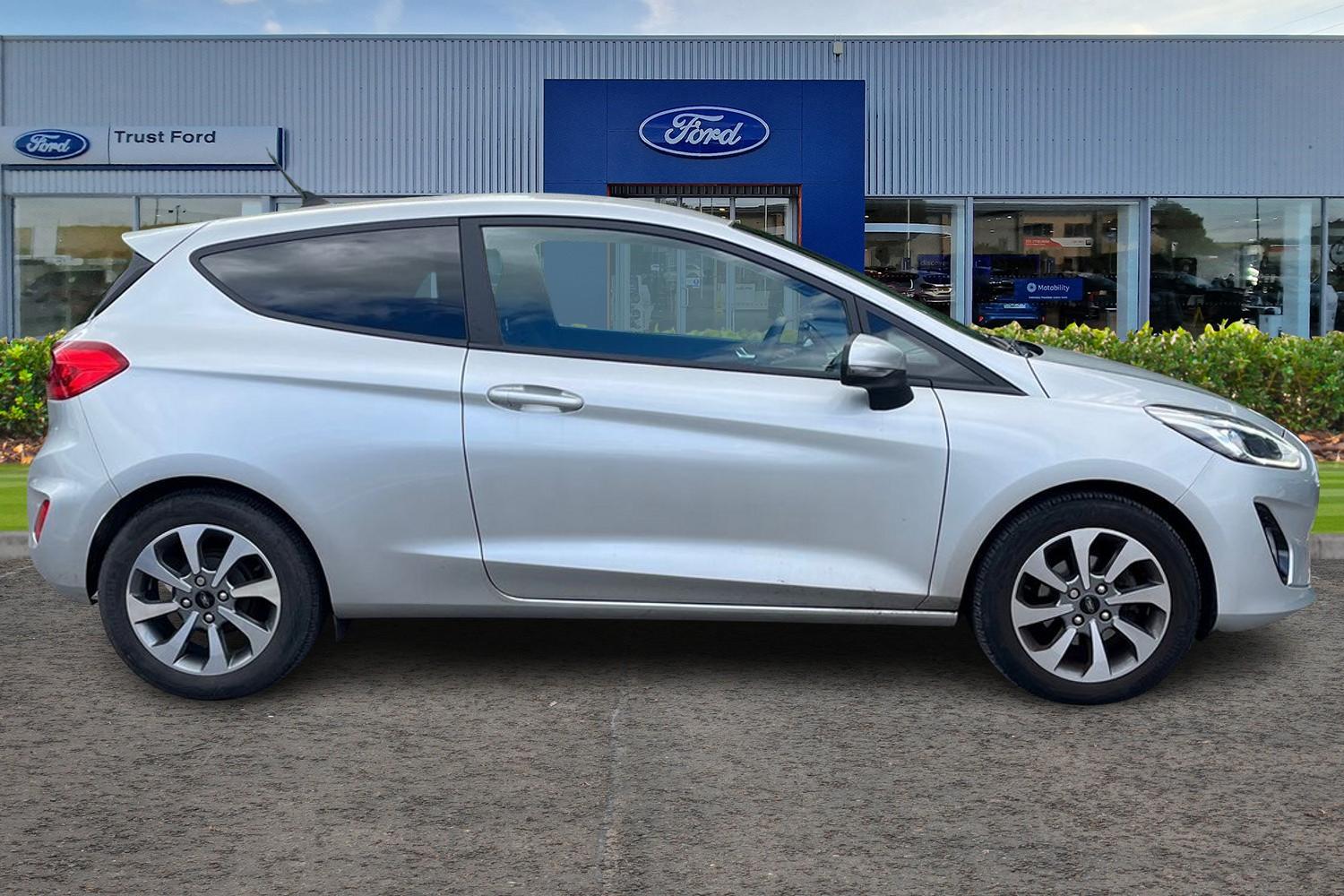 Ford Fiesta Photo 2