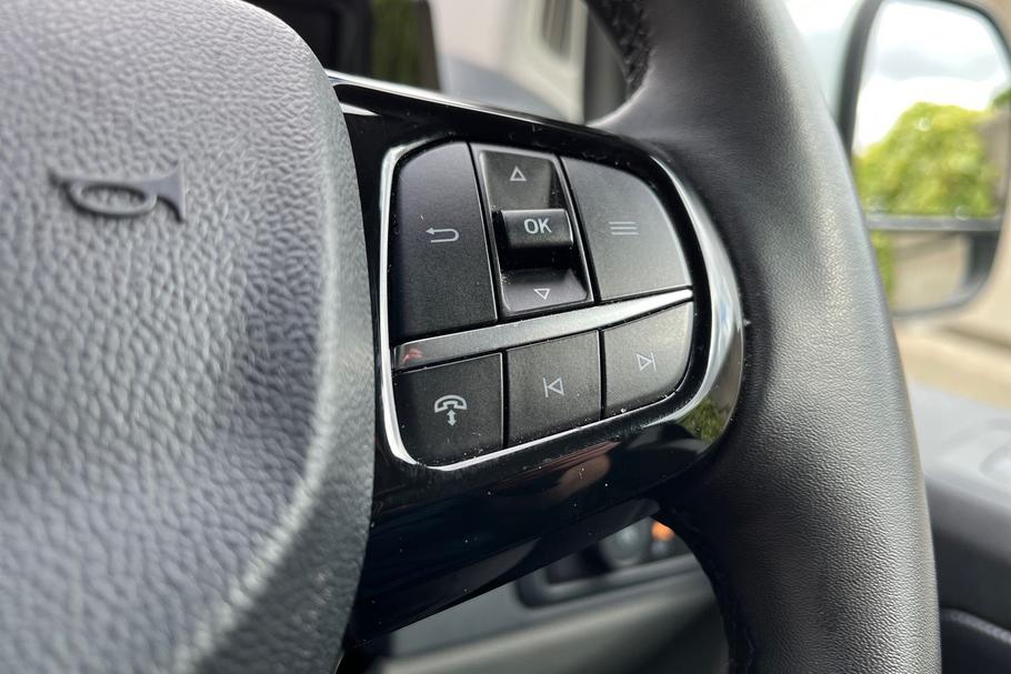Used Ford TRANSIT CUSTOM LG25TZH 40