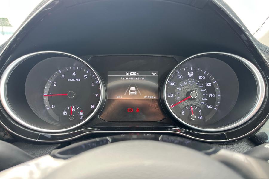 Kia CEED Photo autoimg-ff367b7ebe61bed1d7d30a66d6c975ac34bcb343.jpg