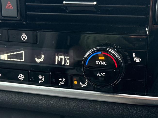 NISSAN Qashqai Photo 30
