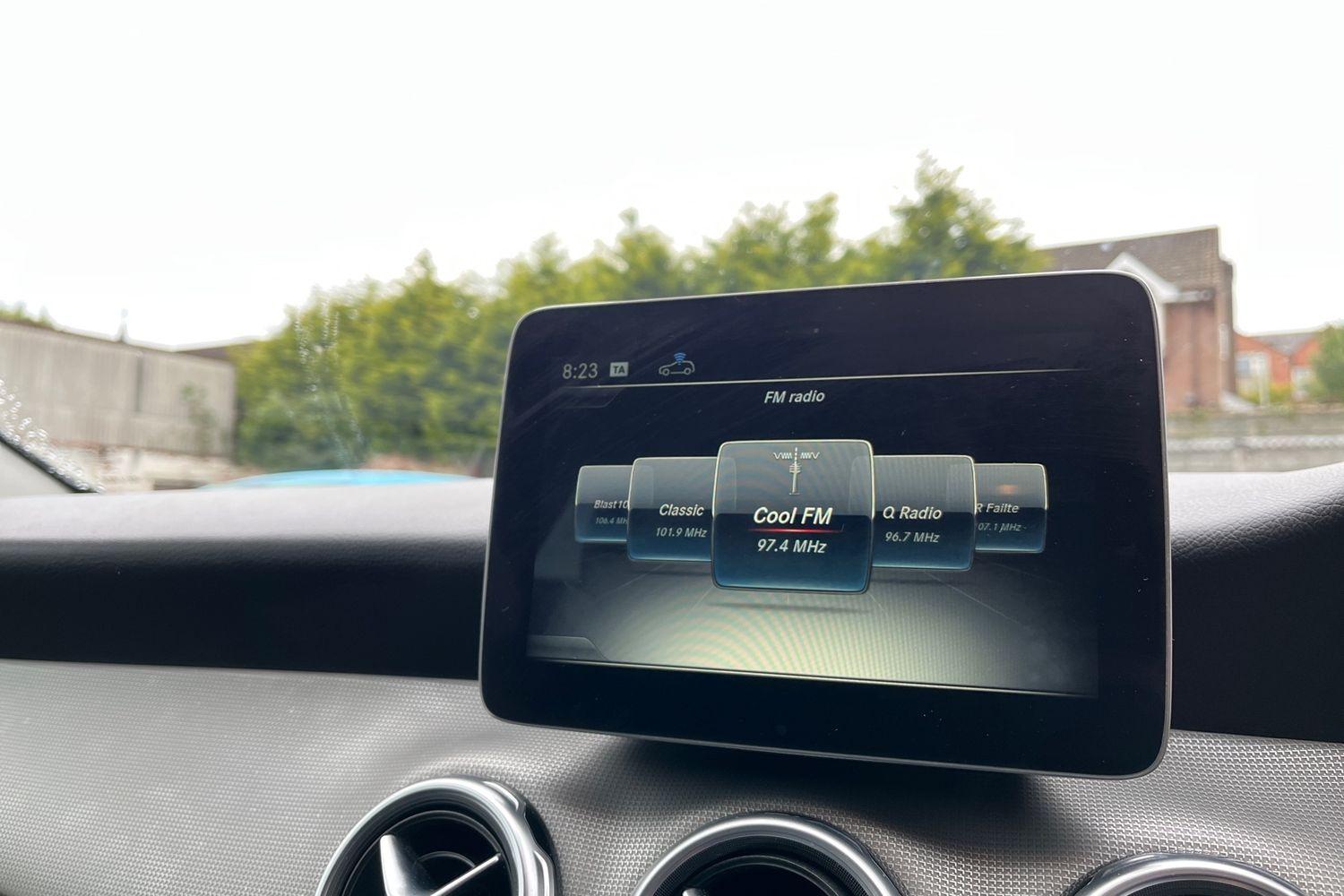 Mercedes-Benz GLA Photo 30