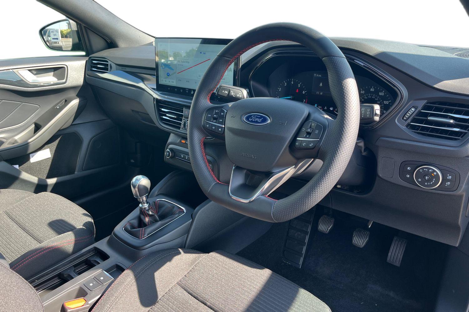 Ford FOCUS Photo 8