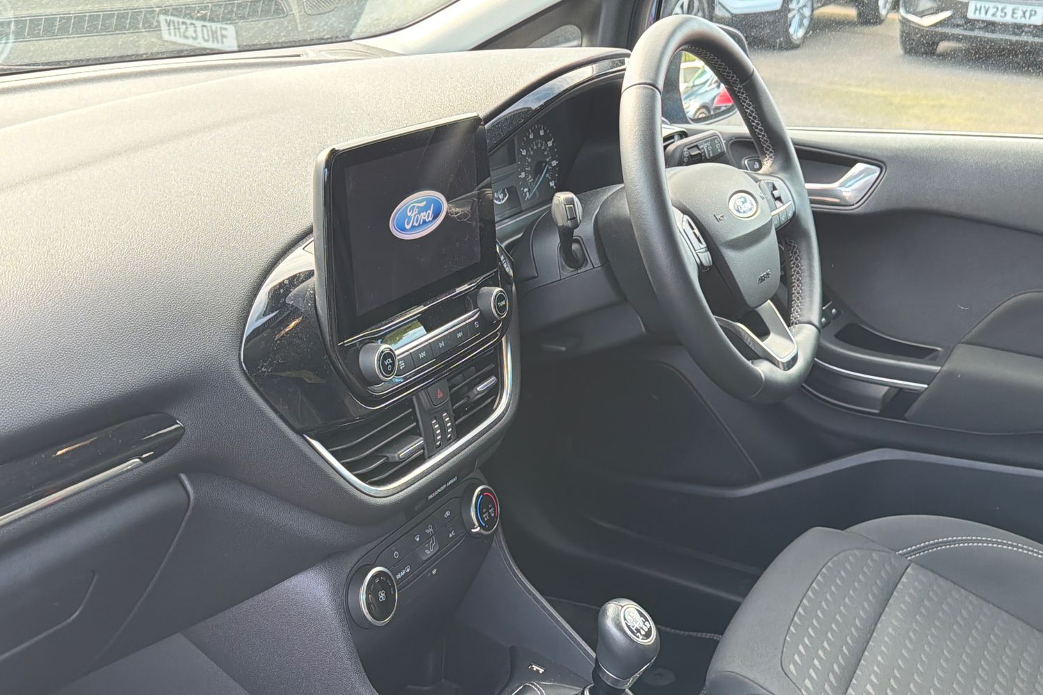Ford FIESTA Photo 17