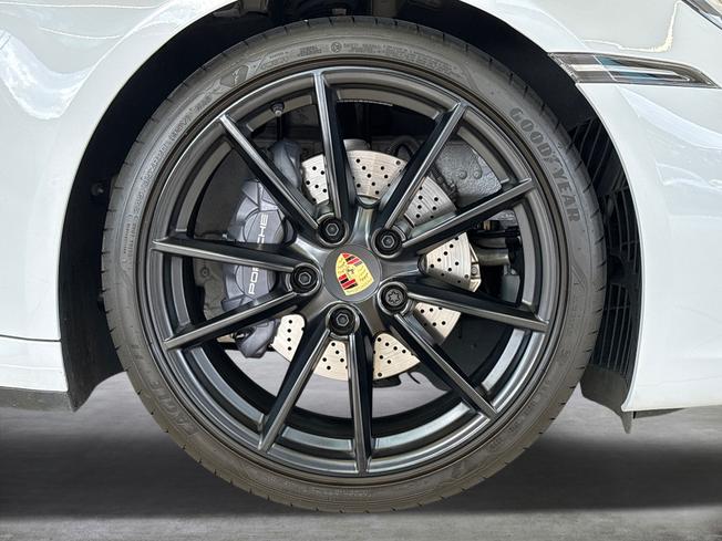 PORSCHE 911 Photo 9
