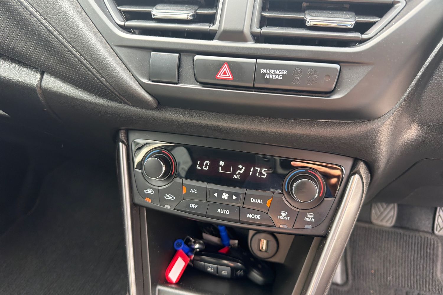 Suzuki S-Cross Photo 26