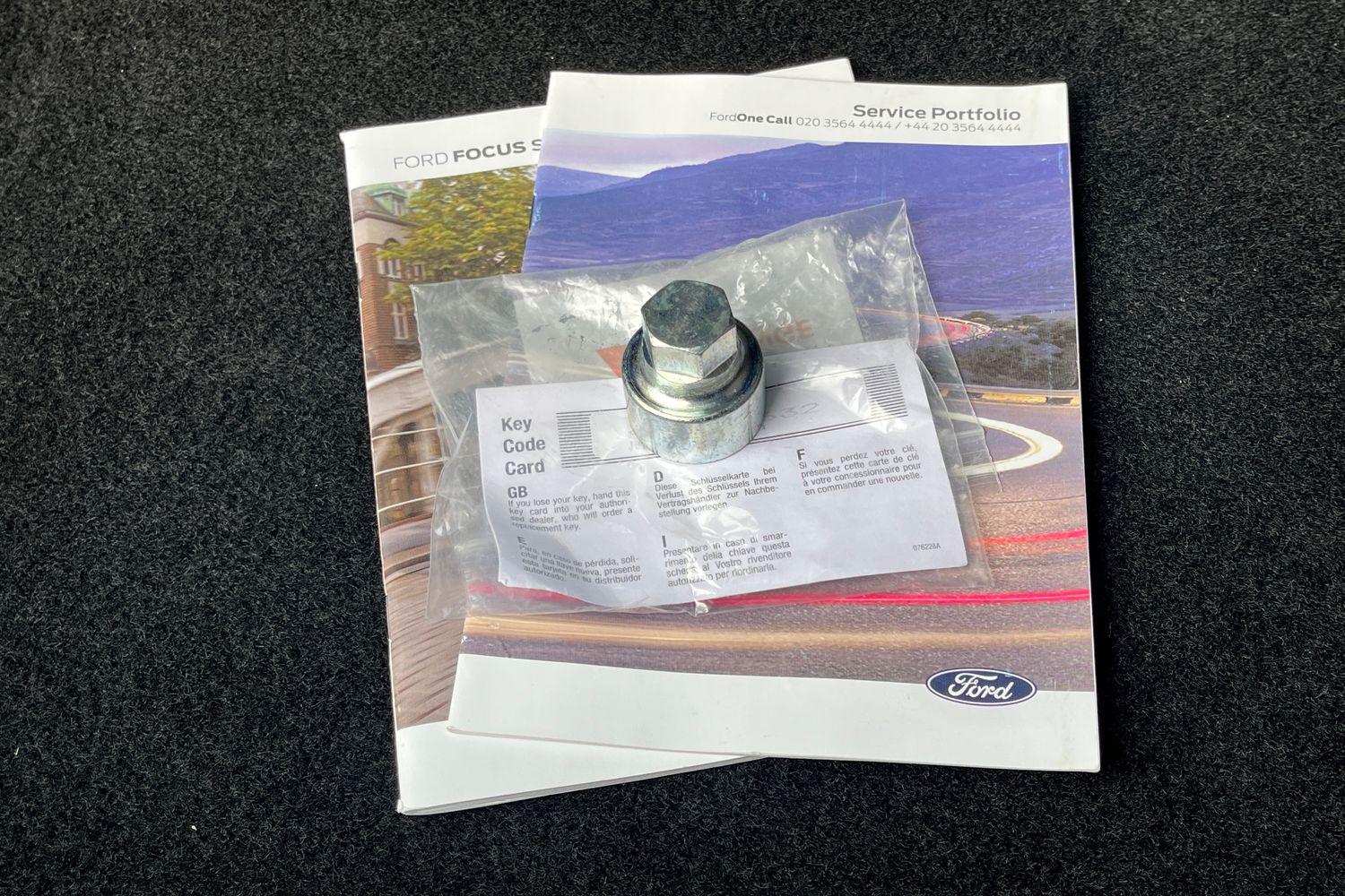 Ford FOCUS Photo 21