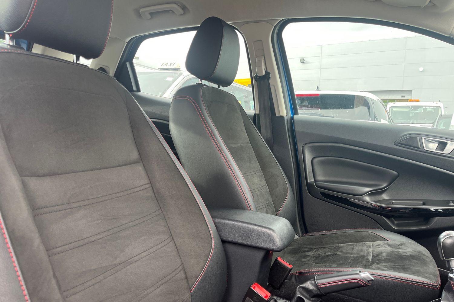 Ford ECOSPORT Photo 16