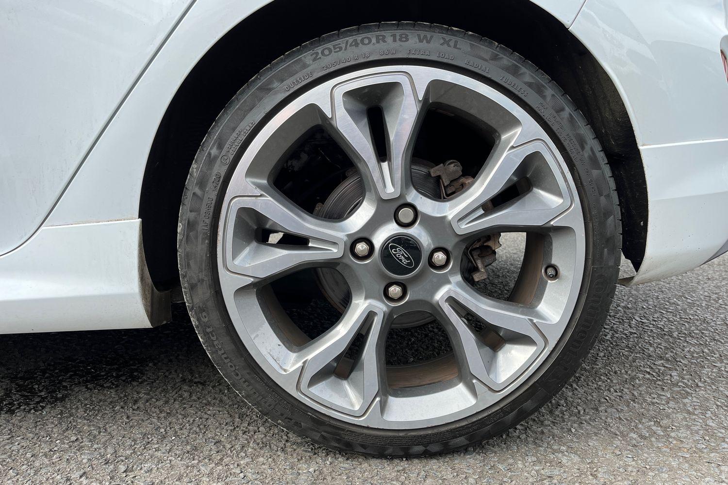 Ford FIESTA Photo 7