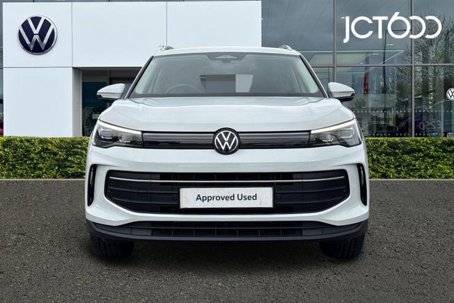 VOLKSWAGEN Tiguan Photo 8