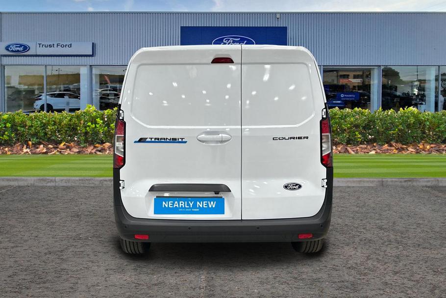 Used FORD E-TRANSIT COURIER LL75RMO 12