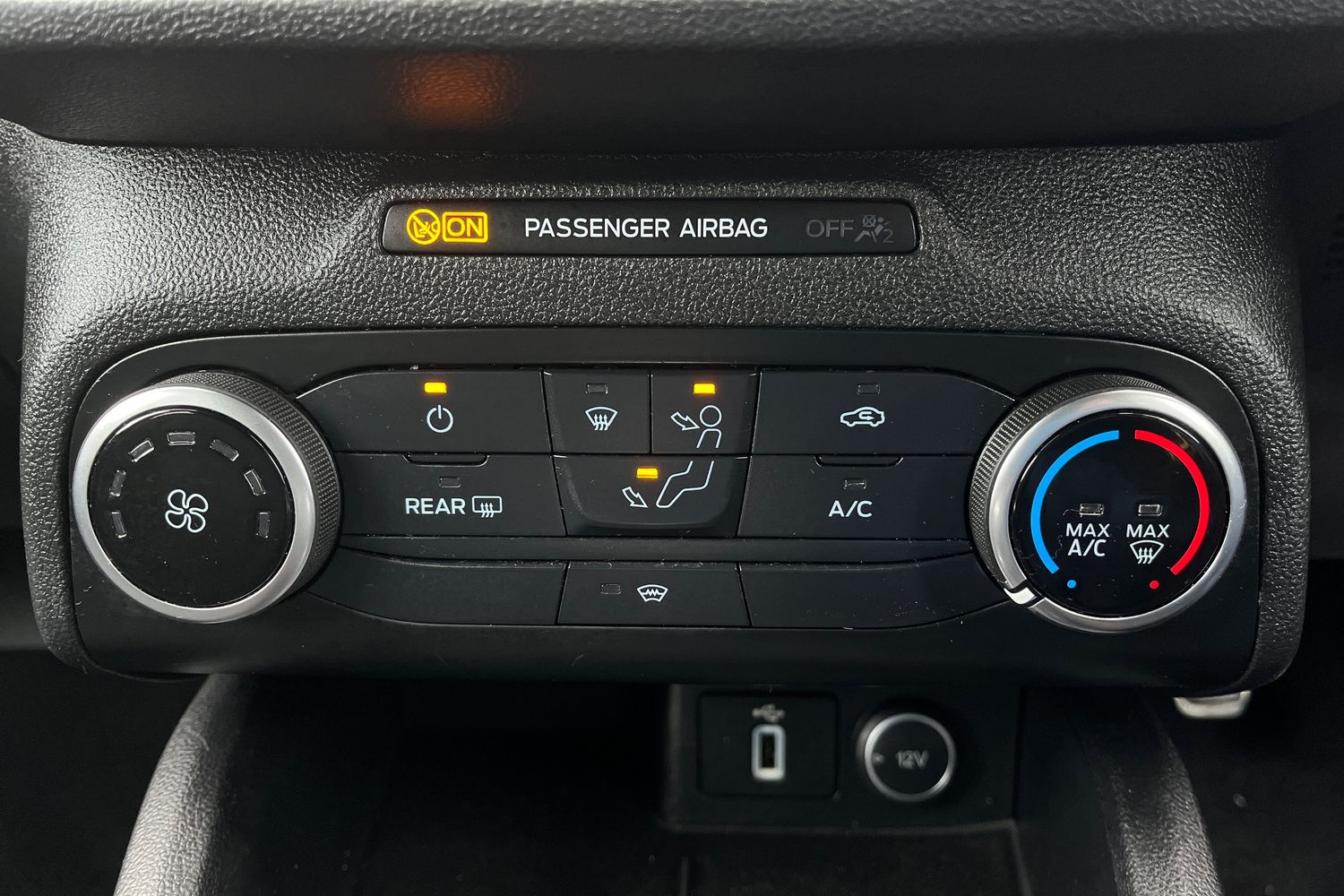Ford FOCUS Photo 30