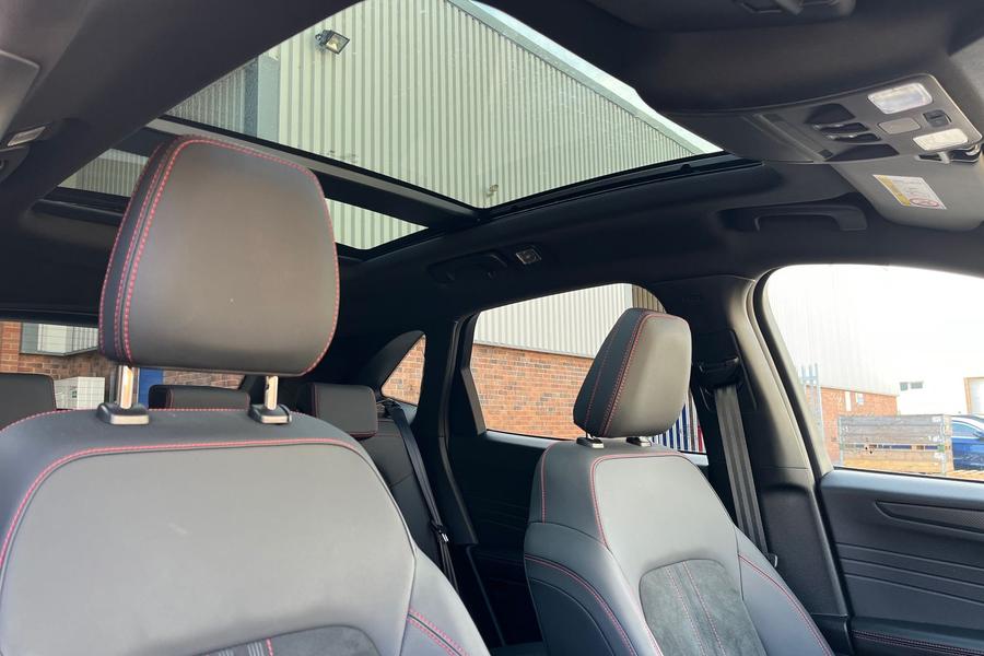 Ford Kuga Photo autoimg-ff66e6795ca890817bed79cd1b368ab0493f1866.jpg