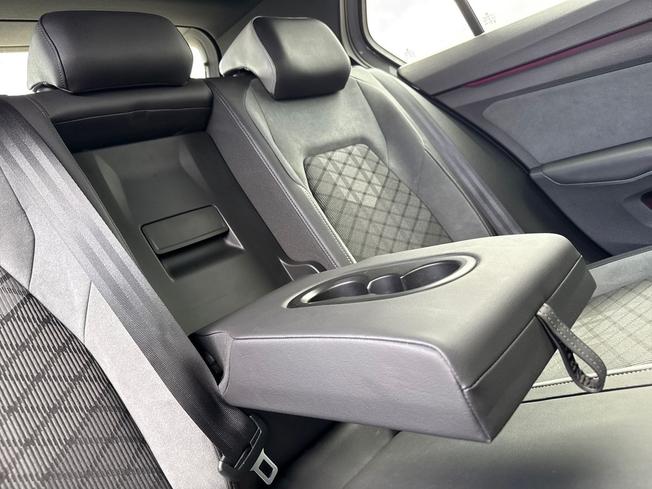 VOLKSWAGEN Golf Photo 24