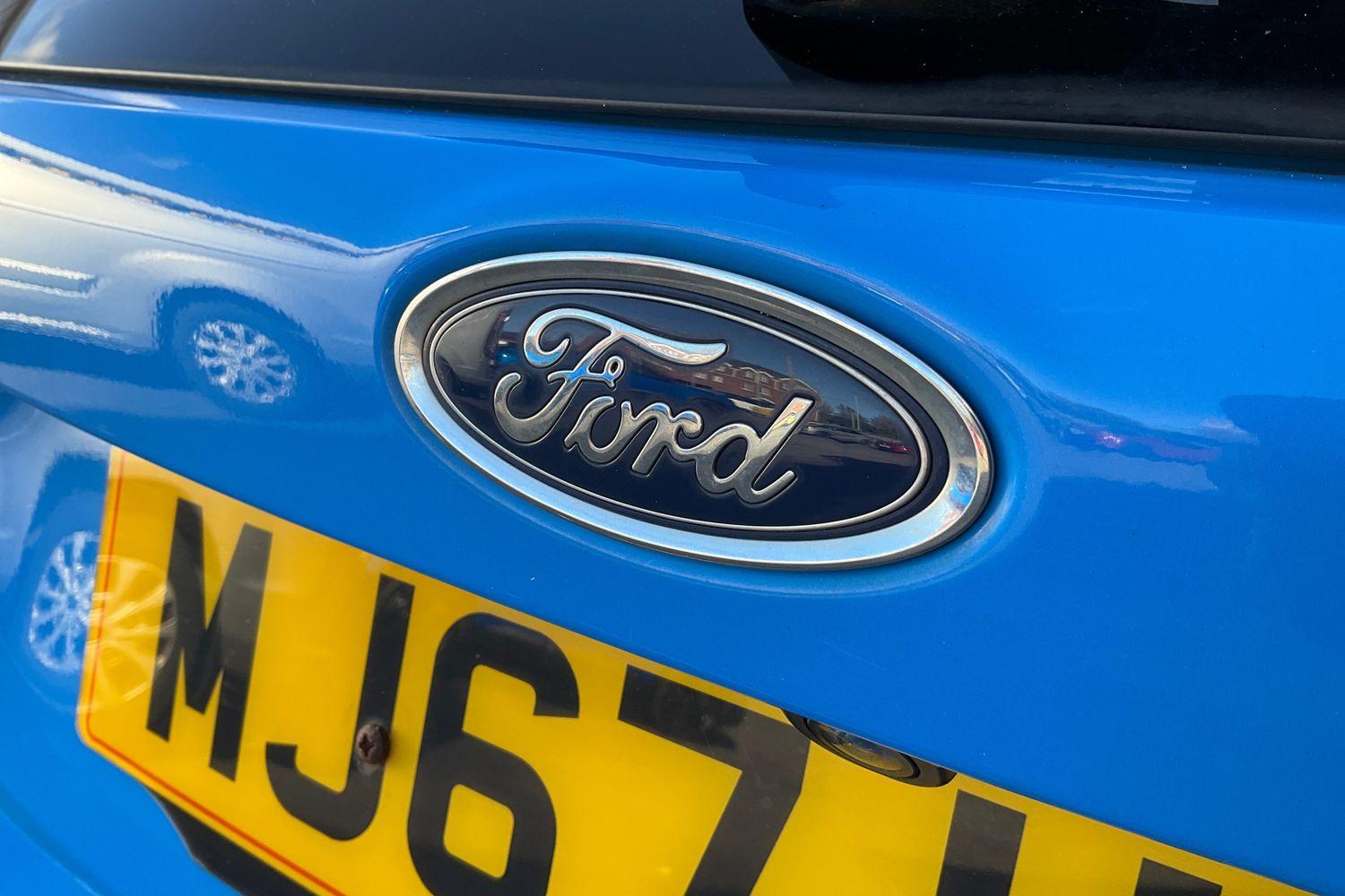 Ford Focus Photo 39