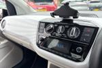 Volkswagen up! Photo 12