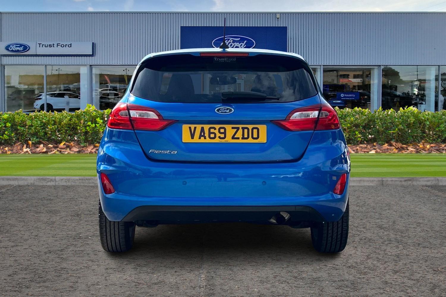 Ford Fiesta Photo 6