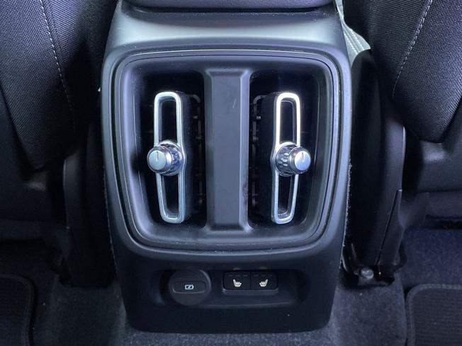 VOLVO Xc40 Photo 35