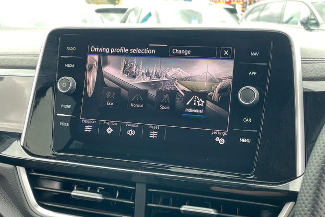 VOLKSWAGEN T-Roc Photo 40