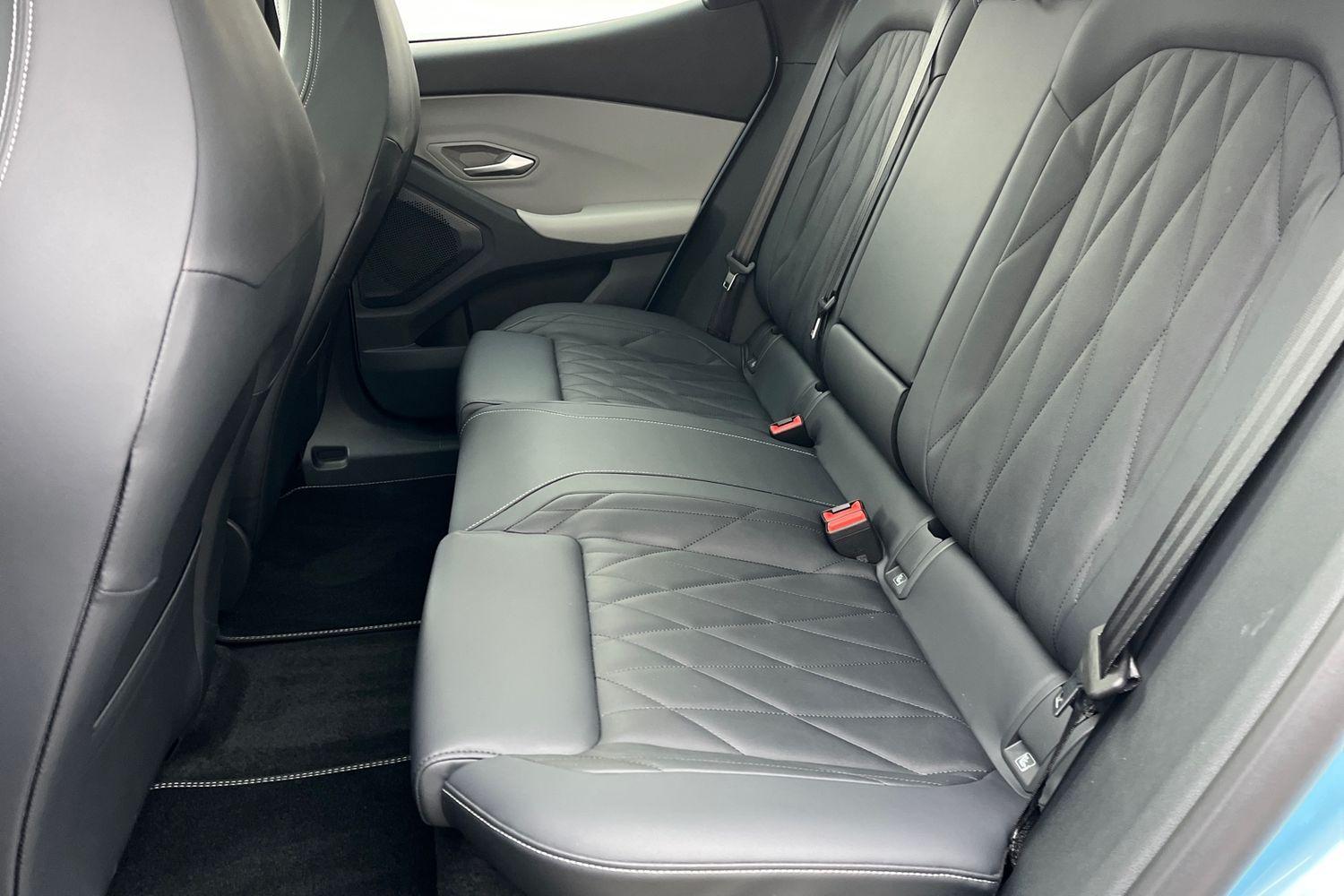 Ford Explorer Photo 19