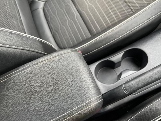 KIA Stonic Photo 39