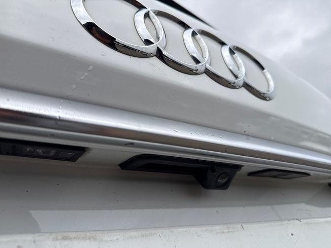 AUDI Q7 Photo 25