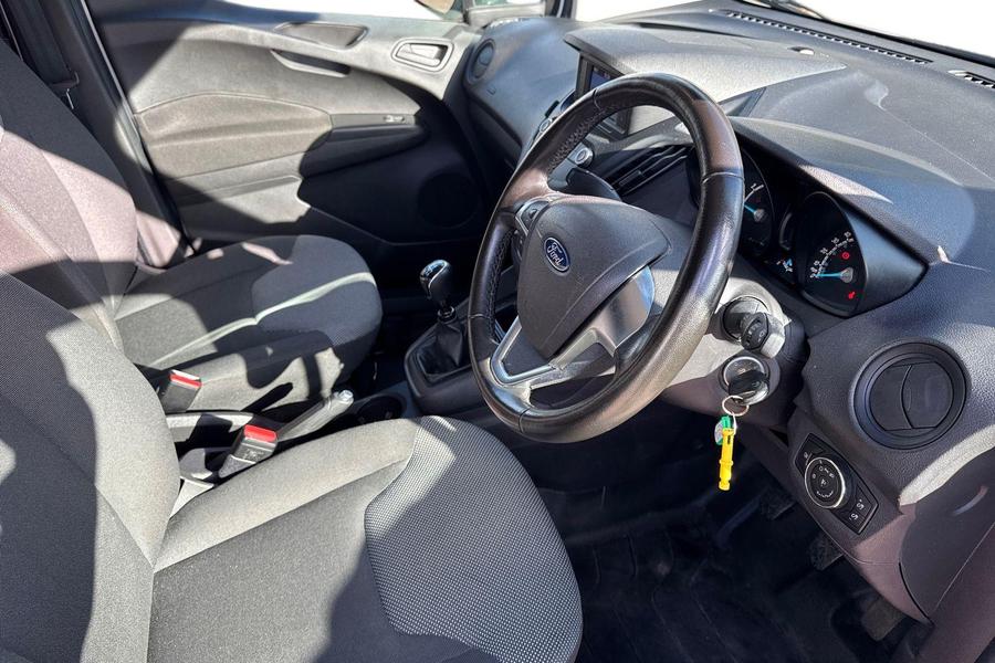 Ford TRANSIT COURIER Photo autoimg-ff816f6a3a4d1fec2000de0ebefaecd1b1d86b67.jpg