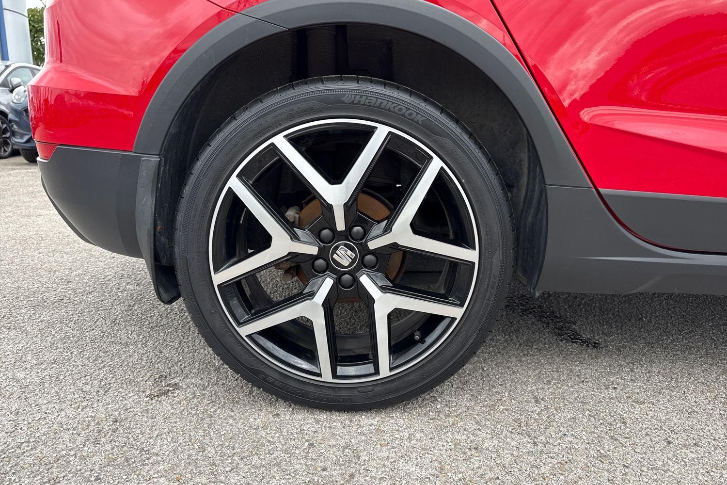 SEAT ARONA Photo 7