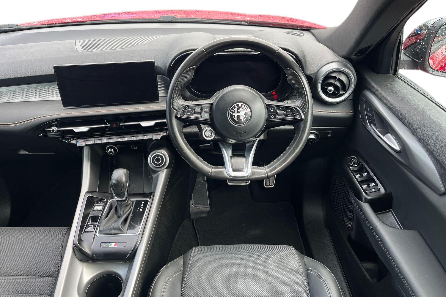 Alfa Romeo TONALE Photo 10