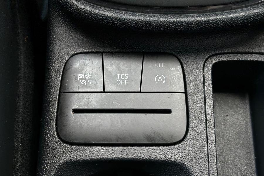 Ford FIESTA Photo autoimg-ff8bcb22683292fe4ac2e1abb3646f5ab33fcef9.jpg