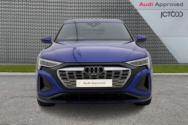 AUDI Q8 E-Tron Photo 8