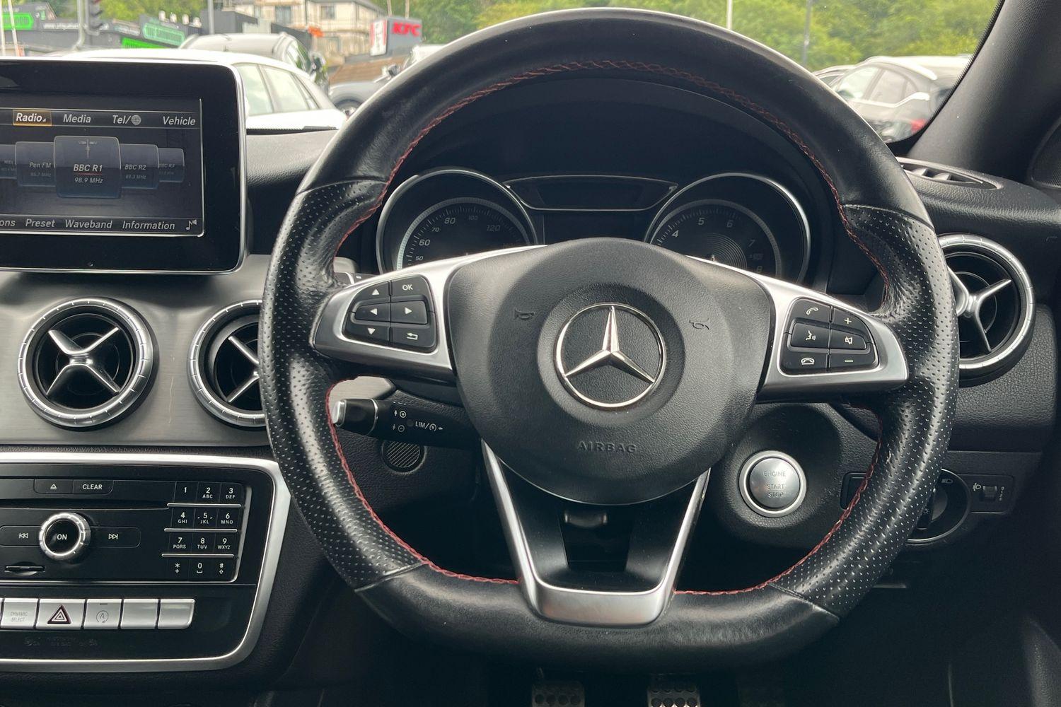 Mercedes-Benz CLA Photo 11
