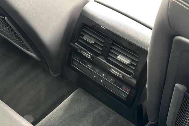 Volkswagen Touareg Photo 29